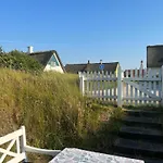 בית נופש Charming Tiny House In Sonderho *