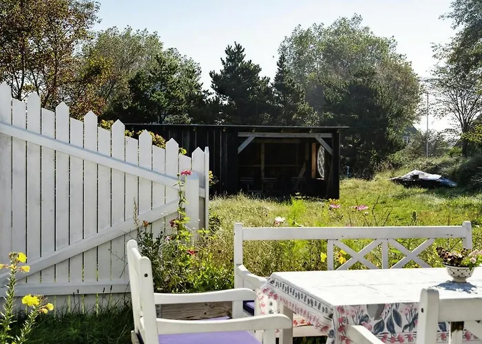 Dom wakacyjny Charming Tiny House In Sonderho